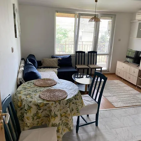 аксак Apartment Warna